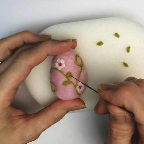 Bergin & Bath Needle Felting Kit - Easter Eggs