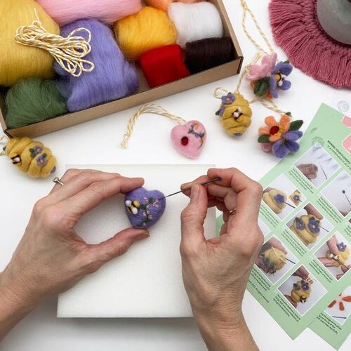 Bergin & Bath Needle Felting Kit - Springtime