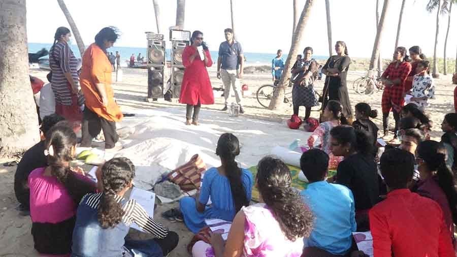 விடுதலைக்காய் எழுச்சி கொள்வோம்