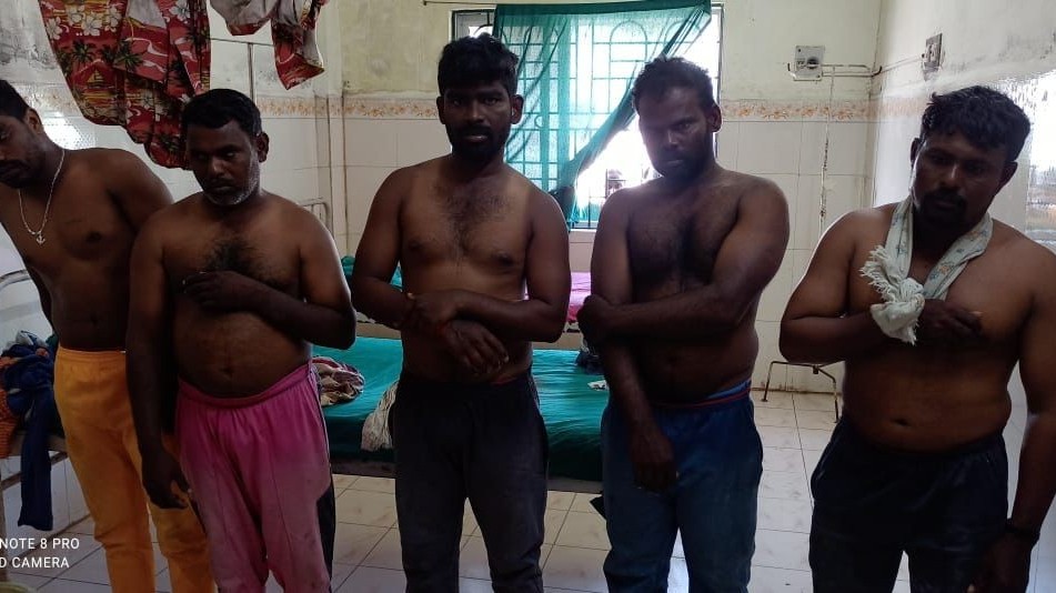 நடுக்கடலில் இந்திய மீனவர்கள் மீது தாக்குதல் - பரபரப்பில் மயிலாடுதுறை மாவட்டம்