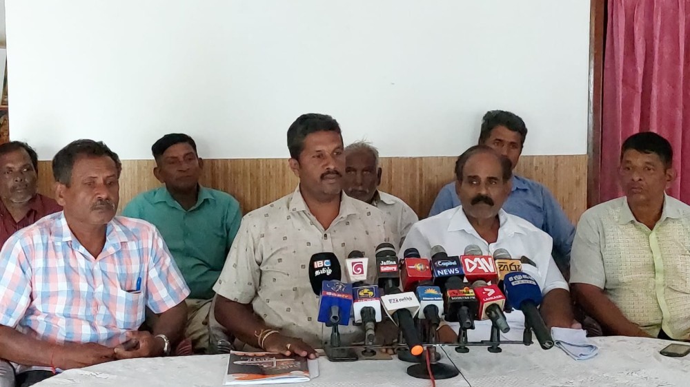 எமது கடற்பரப்பினை பங்குபோடவேண்டாமென கோரிக்கை