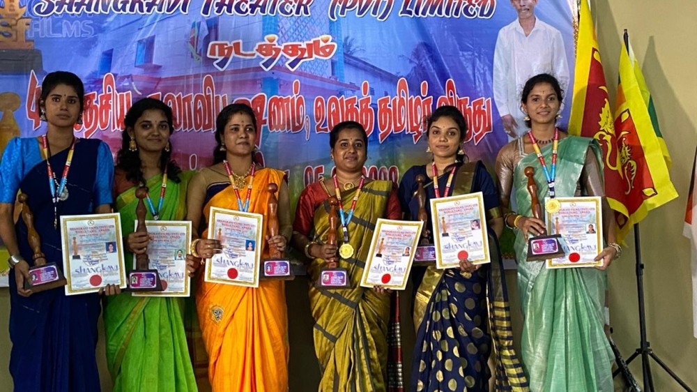 கௌரவம் பெற்றஅம்பாறை மாவட்ட கலைஞர்கள்