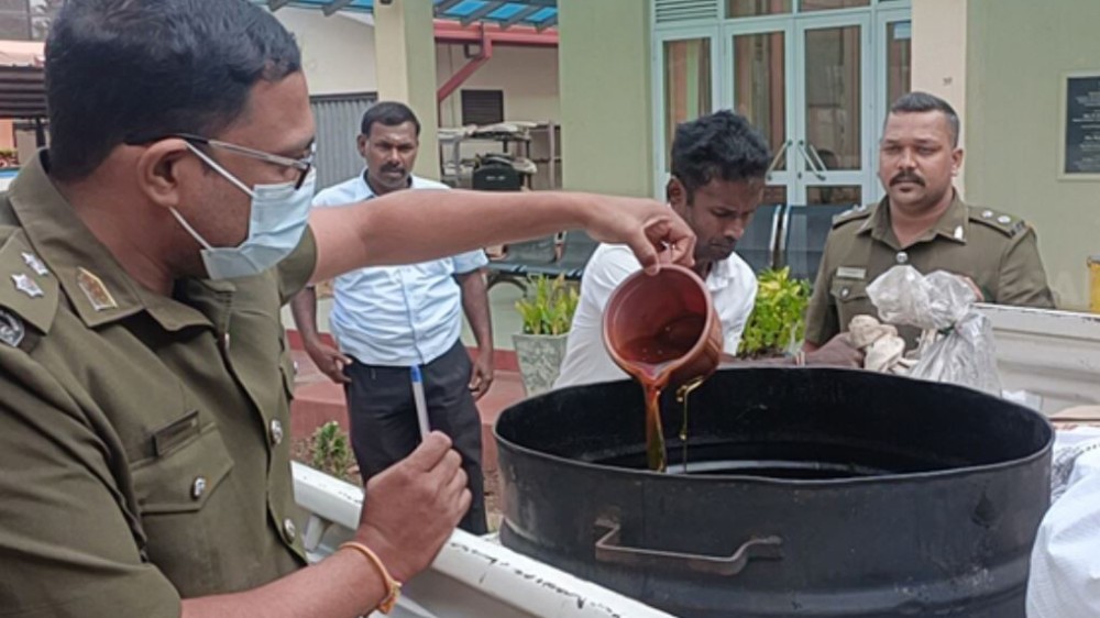 தேனாக மாறிய சீனிப்பாணி