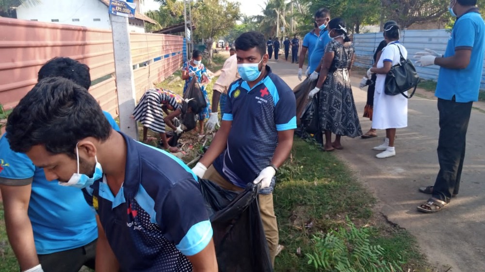 டெங்கு பரவலைக் கட்டுப்படுத்த சிரமதானப் பணிகள்