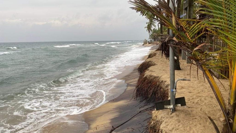 அட்டப்பள்ளம் பிரதேசத்தில் உக்கிரமமான கடலரிப்பு