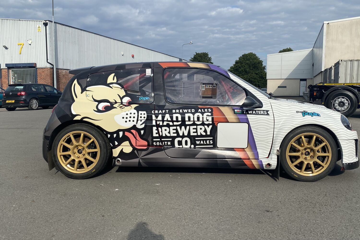 Mad Dog Brewery - Renault Clio V6