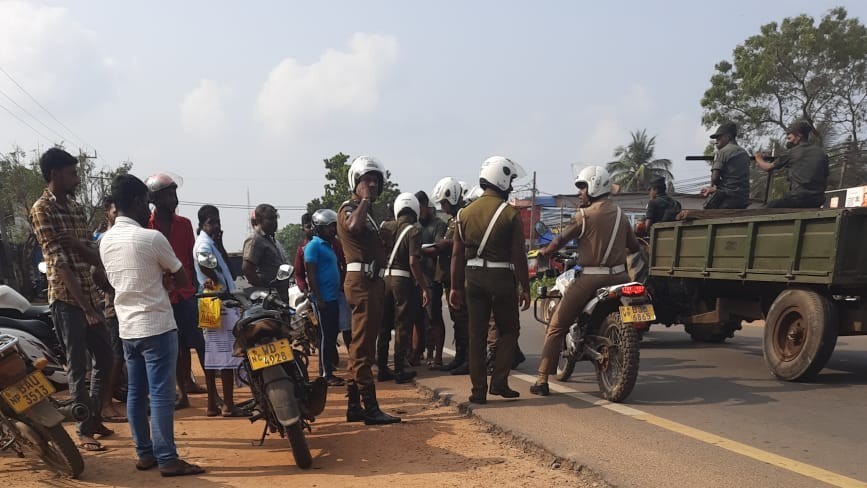 மோட்டார் சைக்கிள் மோதியதால் காயமடைந்த முதியவர்