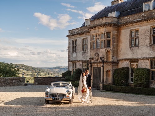 COUNTRY & TOWN HOUSE