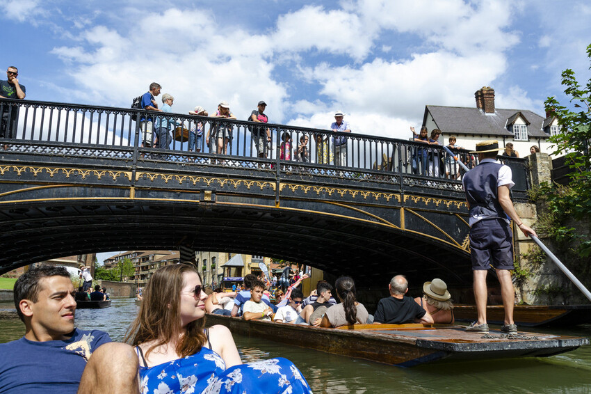 Shared punting tours