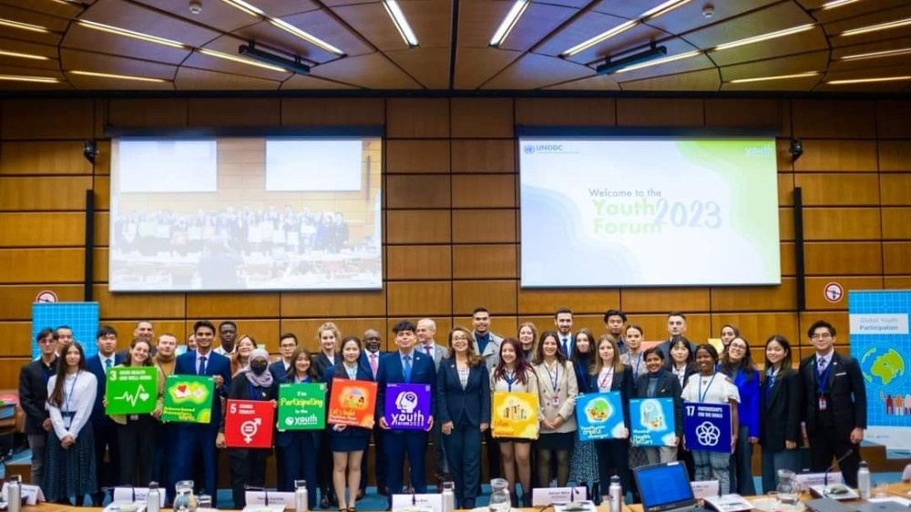 நிந்தவூர் இளைஞர் வியன்னா மாநாட்டில் பங்கேற்பு