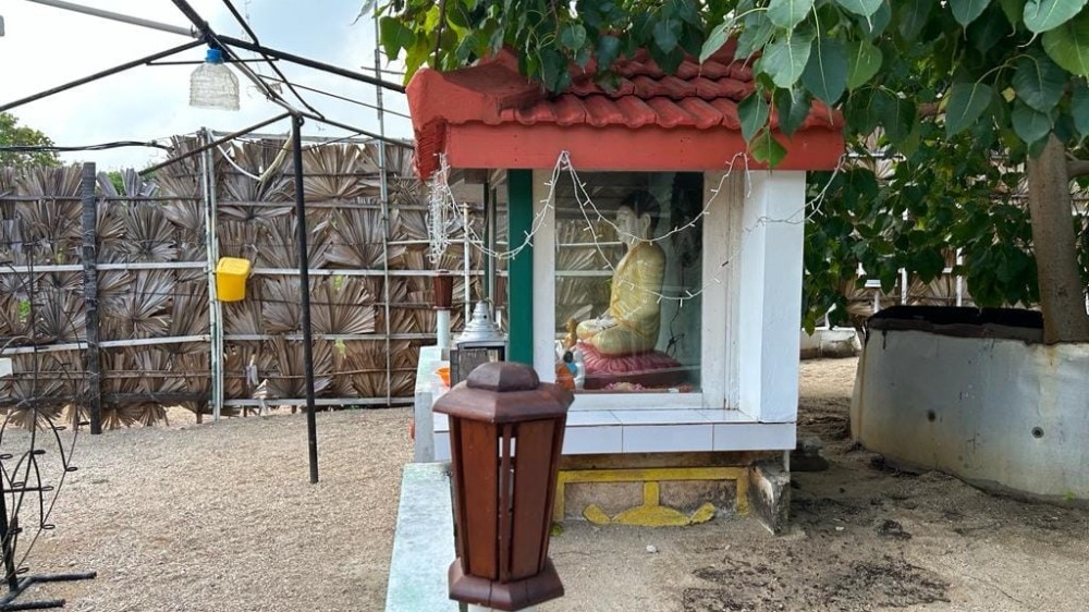 கச்சதீவையும் ஆக்கிரமிக்கும் புத்தர் சிலைகளும், அரச மரங்களும்  - அகற்ப்பட வேண்டியவை