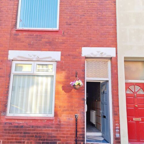 3-Bed Mid Terraced To Rent