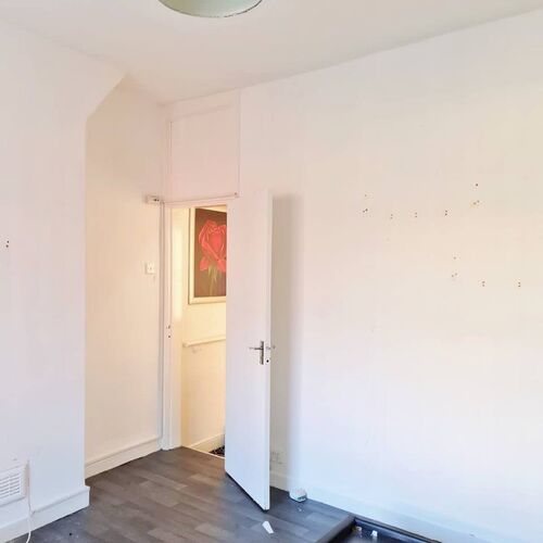 3-Bed Mid Terraced To Rent