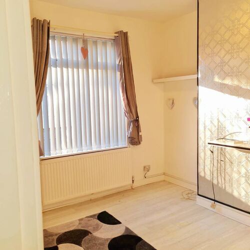 3-Bed Mid Terraced To Rent