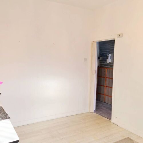 3-Bed Mid Terraced To Rent