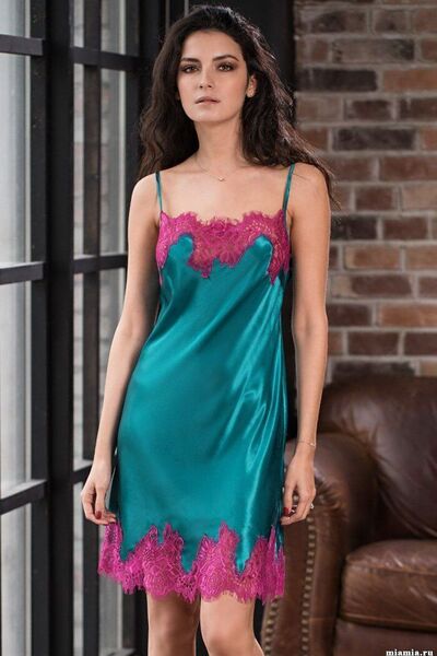 Bella 3370 Short Dressing Gown