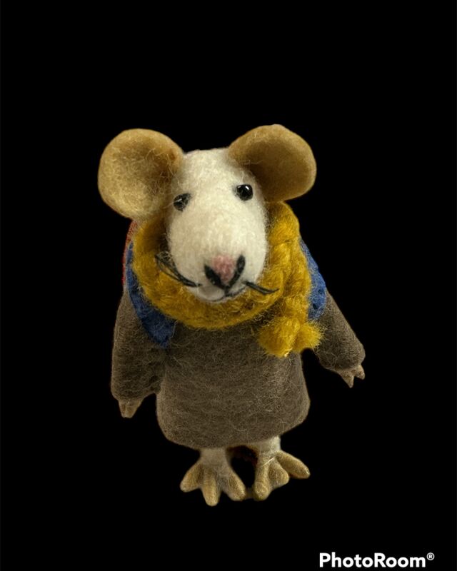 Mouse with scarf