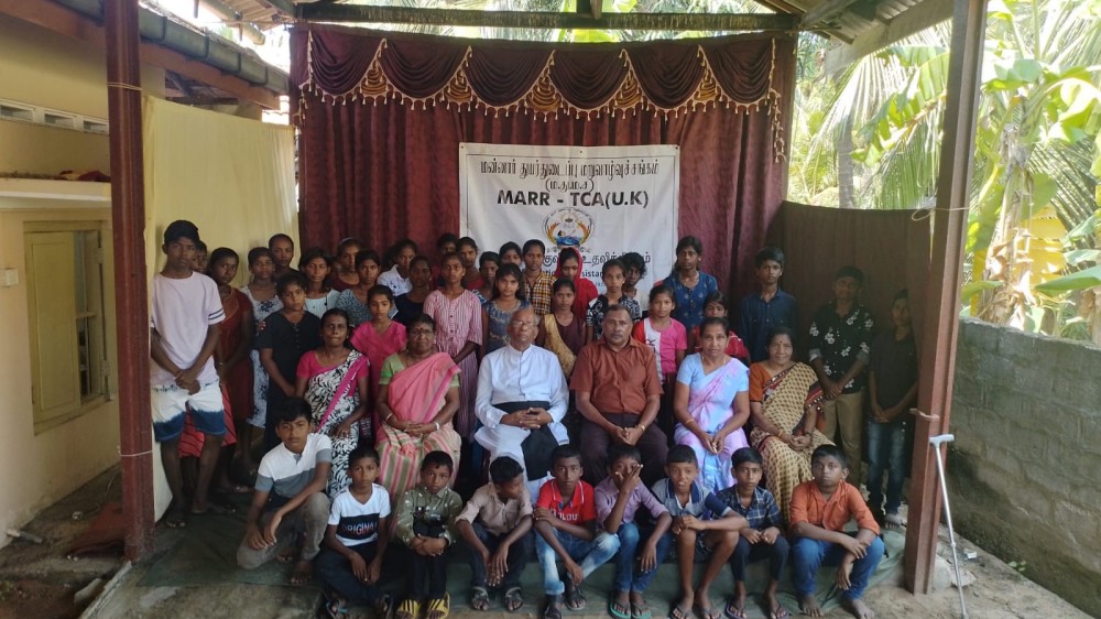 உதவித் தொகையும் , உலர் உணவுப் பொதியும்