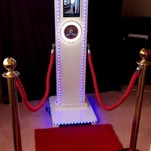 DJ Tony Open Air Touch Screen Photo Pod