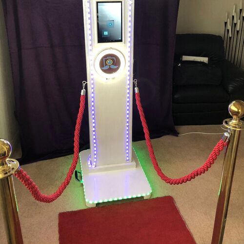 DJ Tony Open Air Touch Screen Photo Pod