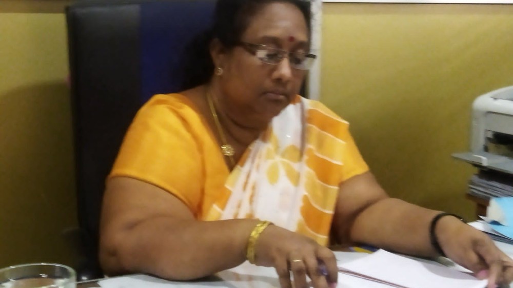 நிந்தவூர் பிரதேச சபை நிறைவேற்று அதிகாரி