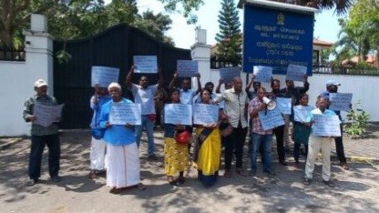 வடக்கு மாகாண ஆளுநர் செயலகத்துக்கு முன்பாக வெடித்தது போராட்டம்!