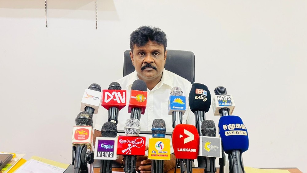 தெய்வங்களையே பழிவாங்கும் படைப்புக்கள்