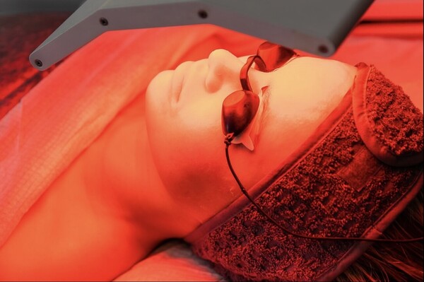 DERMULUX LED LIGHT THERAPY/ MICRODERM