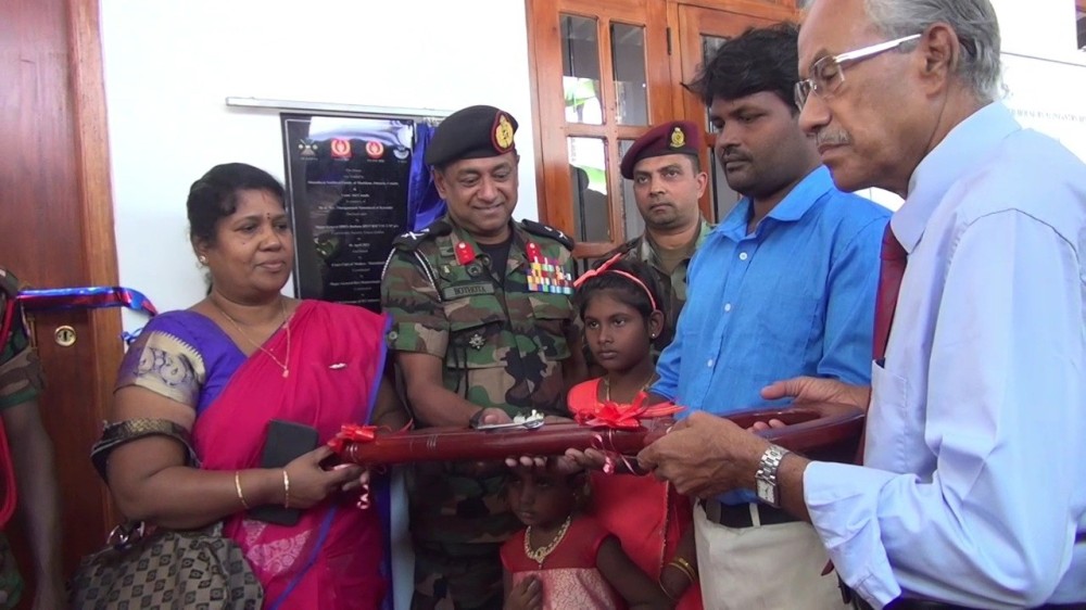 இராணுவத்தினரால் புதிய வீடு கையளிப்பு