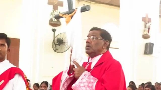 புனித வெள்ளி கூட்டுத்திருப்பலி