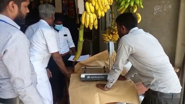 திடீர் சோதனையில் உட்படுத்தப்பட்ட யாழ் வியாபார நிலையங்கள்