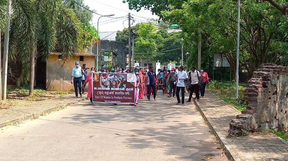 பொதுமக்களின் காணிகளை விடுவிக்கக் கோரி  மகஜர் கையளிக்கப்பு