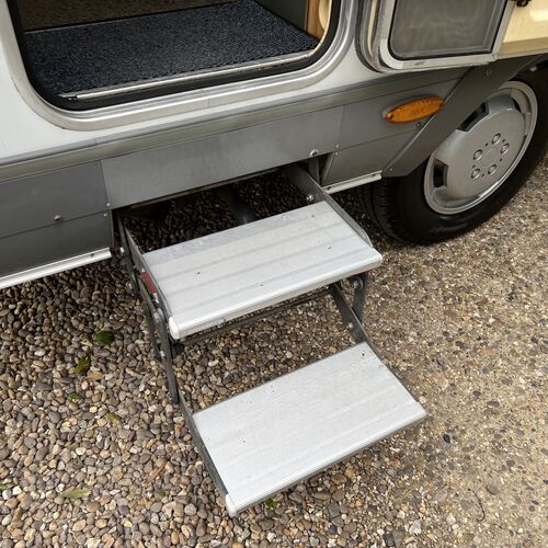 Hymer B584 Hymermobil Motorhome 3 Berth Fiat Ducato 2000 Model