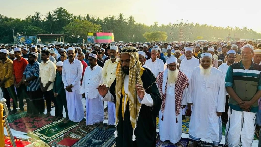 இறக்காமத்தில் பெருநாள் தொழுகை