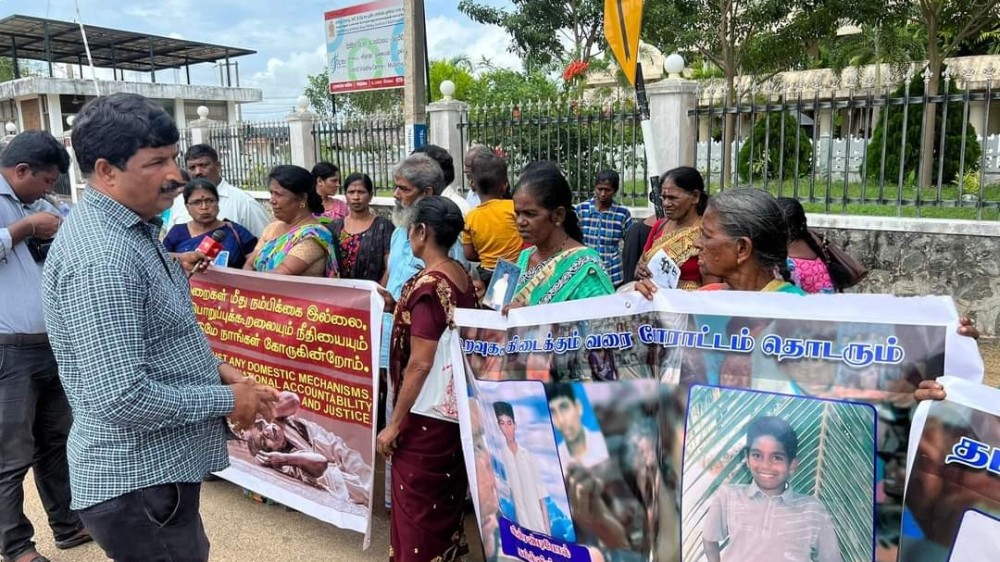 கவனவீர்ப்பு போராட்டம்