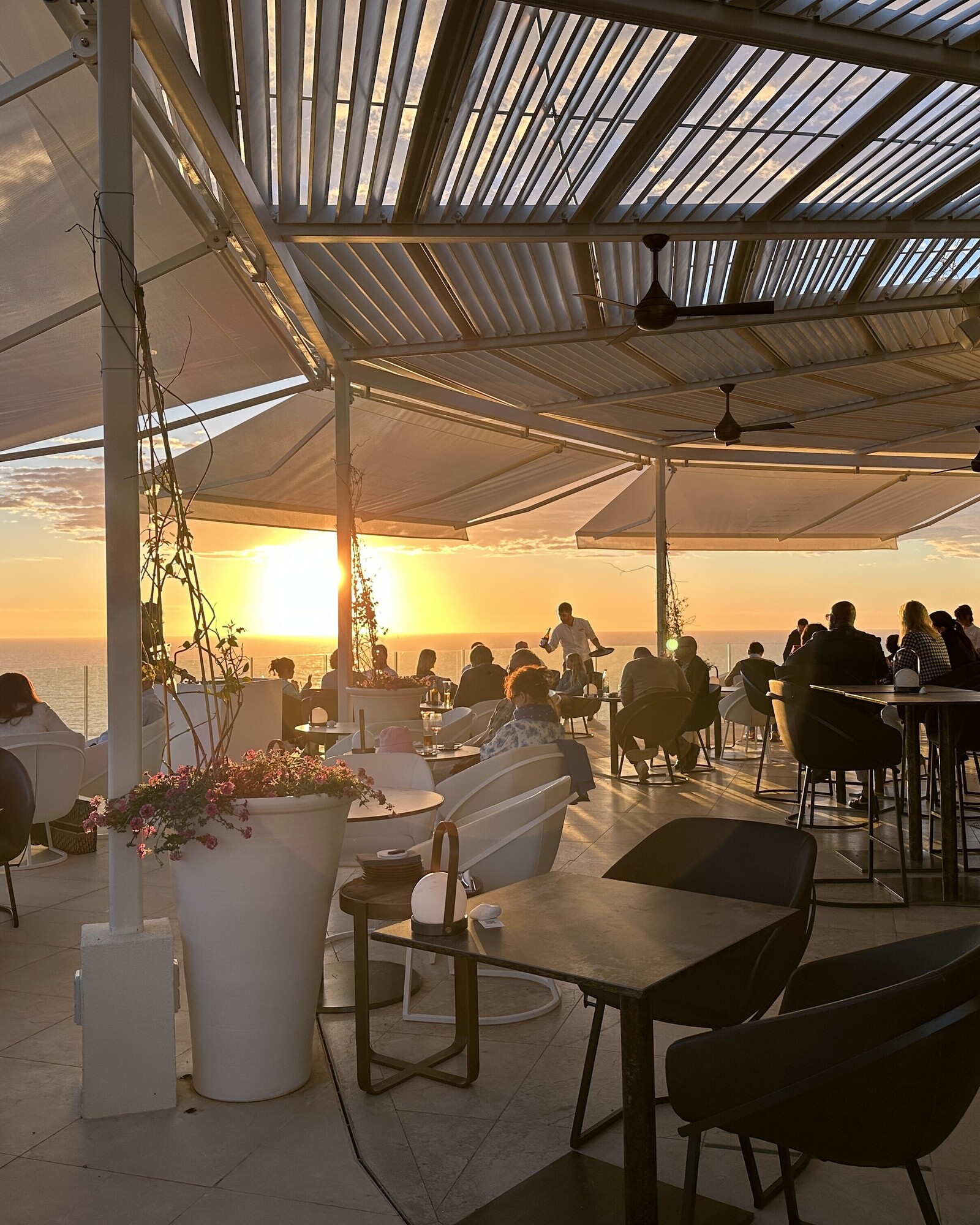 Sunset Lounge - Amazing dinner views