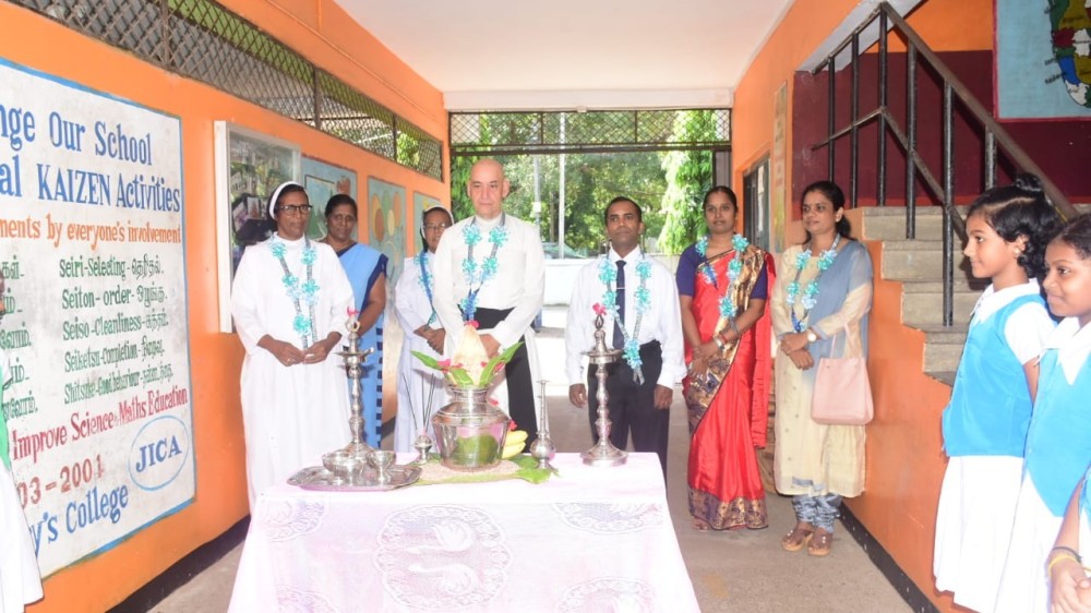 திருகோணமலையின் முதலாவது பசுமை வகுப்பறை தி/புனித மரியாள் கல்லூரியில் திறந்து வைப்பு....!