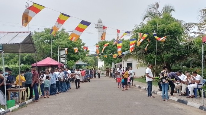 வெசாக் பண்டிகை அன்னதானம்