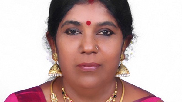 புதுச்சேரியில் நடனமாடி சாதனைப்படைத்த மீன்பாடும் தேன்நாட்டு நாட்டிய கலைஞர்கள்