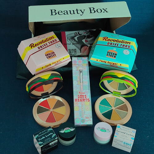 Burger & Latte Beauty Box