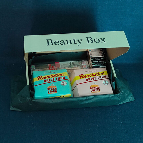Burger & Latte Beauty Box