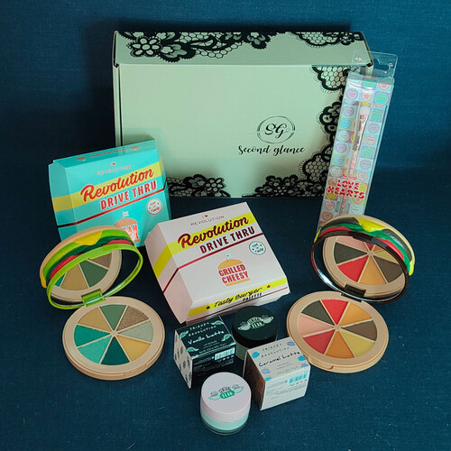 Burger & Latte Beauty Box