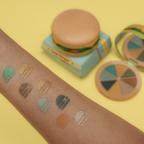 Burger & Latte Beauty Box