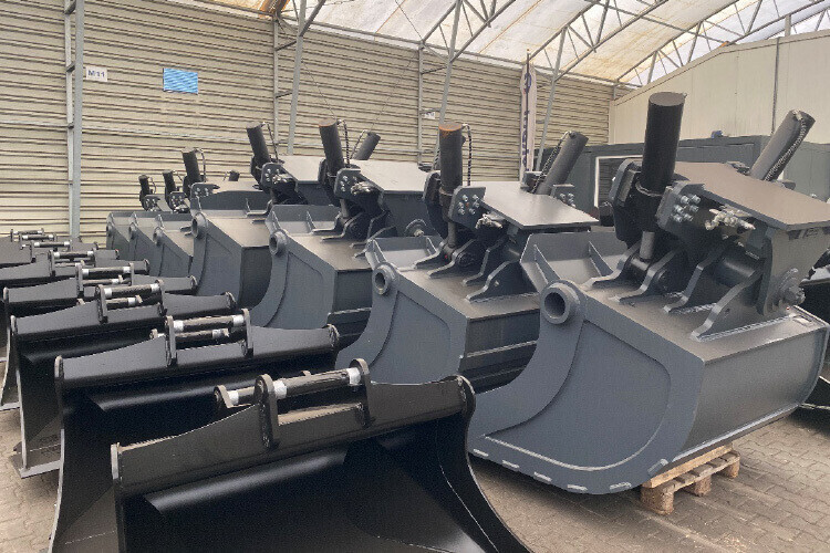 Buckets & Attachments