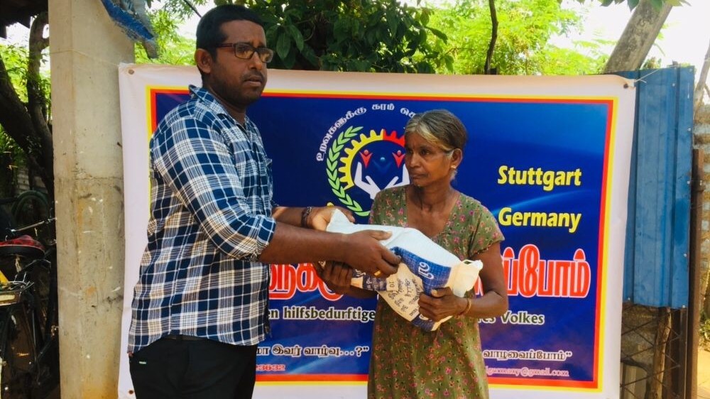 'உறவுகளுக்கு கரம் கொடுப்போம்' அமைப்பின் உதவிகள்