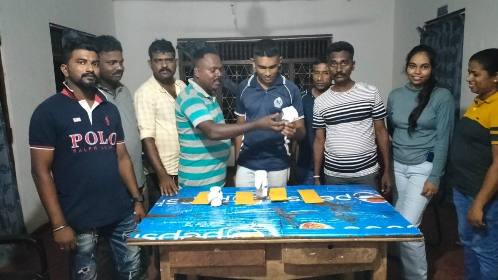 களவாடியதில் பெண்ணொருவர் கைது