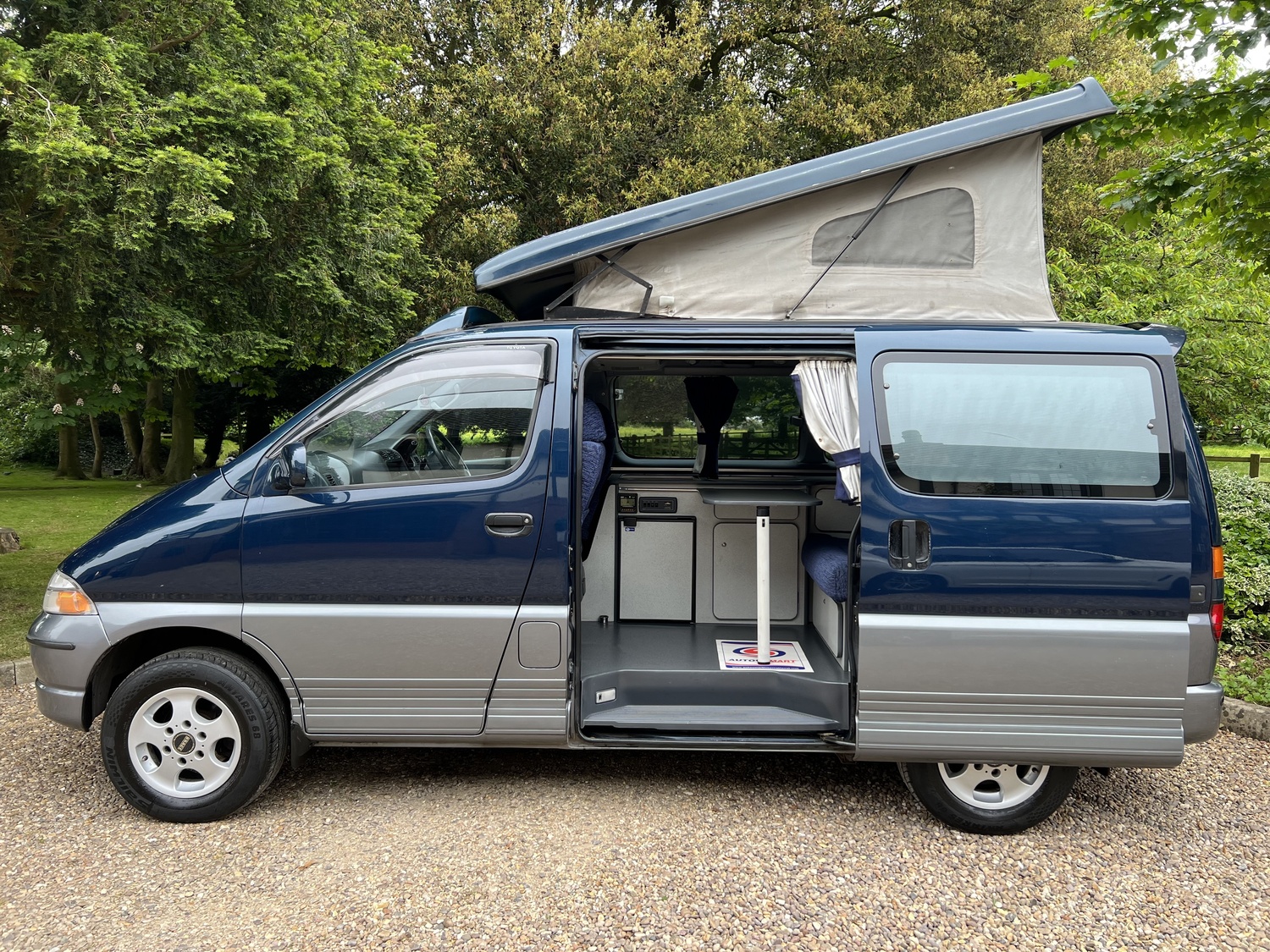 HD660S＋TRIPOWIN GranVia 1996 Toyota Granvia 3.0TD Camper Van 4 Berth Pro Conversion