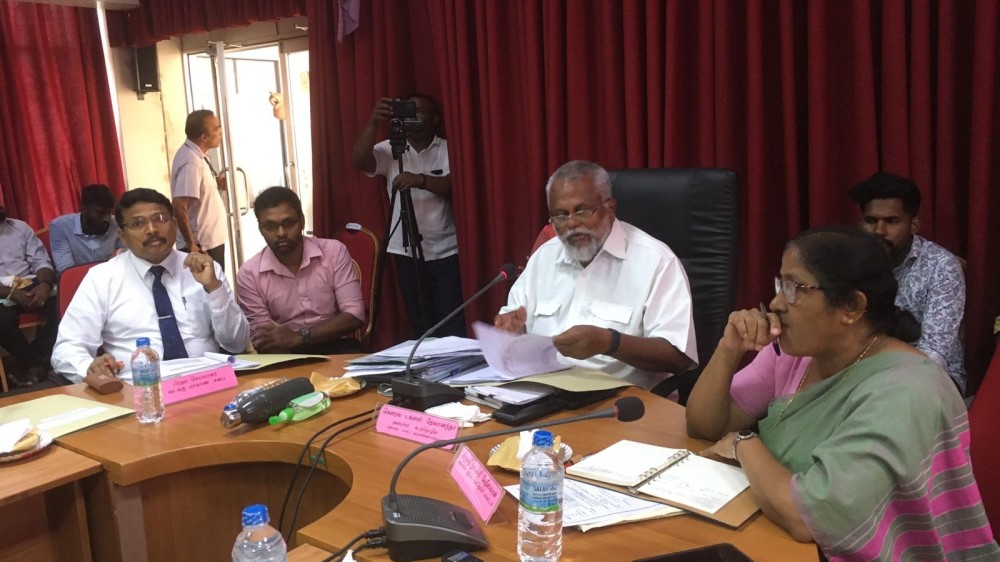 மண்ணகழ்வு விவகாரம் - அபிவிருத்தி குழு கூட்டத்தில் விவாதம்