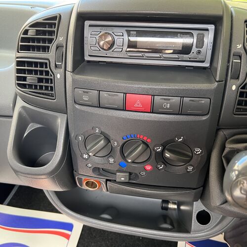 Swift Sunseeker 100 Motorhome 5 Berth 2005 Peugeot Boxer SWB 2.0 HDi