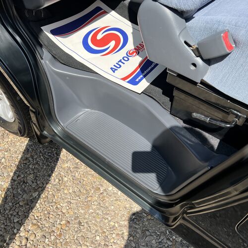 Toyota Granvia WELLHOUSE Camper Van 4 Berth 2690cc Petrol/LPG Automatic PRO Conversion 65058 Miles